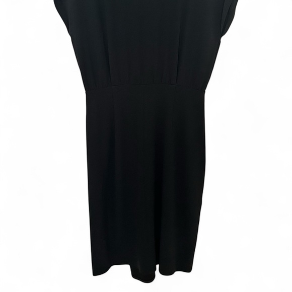 MM Lafleur Tory Dress in Black Size
6 Midi Faux Wrap Short Sleeve - Picture 9 of 11